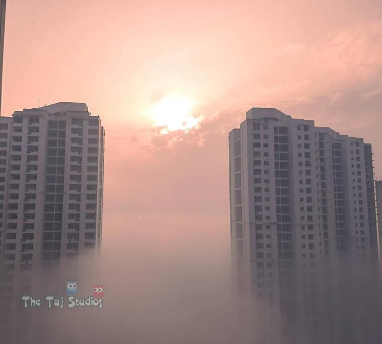 Top Luxury & Couple Friendly Stay Gp By Taj Suites & Studios #New Year Party & Stay Noida Exterior photo