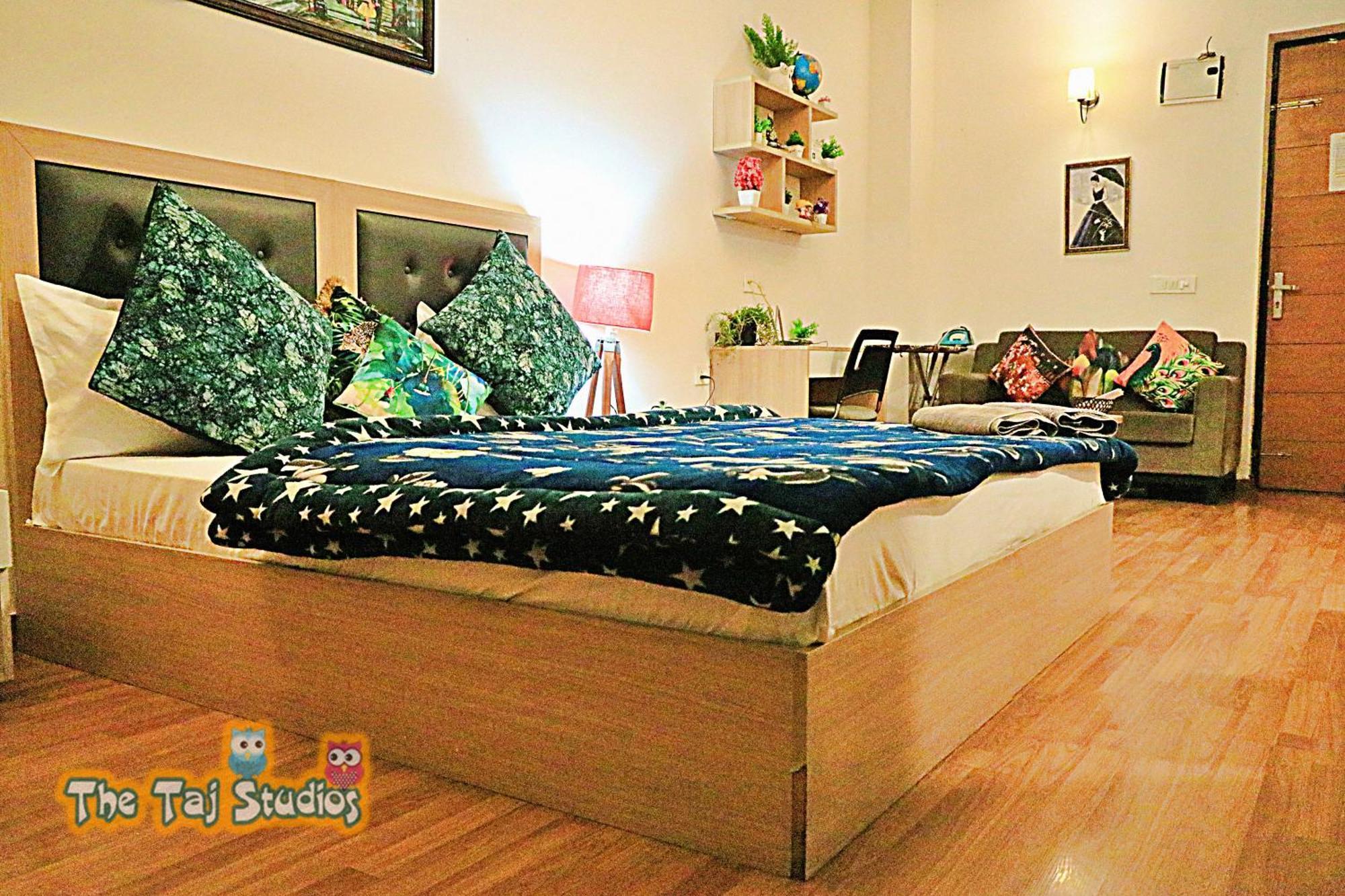 Top Luxury & Couple Friendly Stay Gp By Taj Suites & Studios #New Year Party & Stay Noida Exterior photo